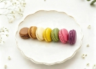 7 macarons